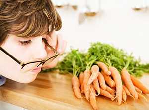 Почему морковь улучшает зрение витамин а превращается в витамин б?